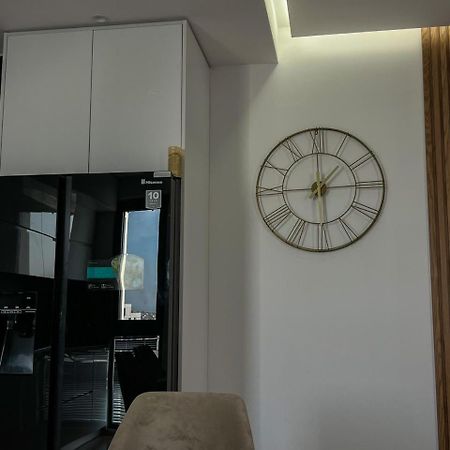 Lux Apartment At Arlis Tirana Exteriör bild