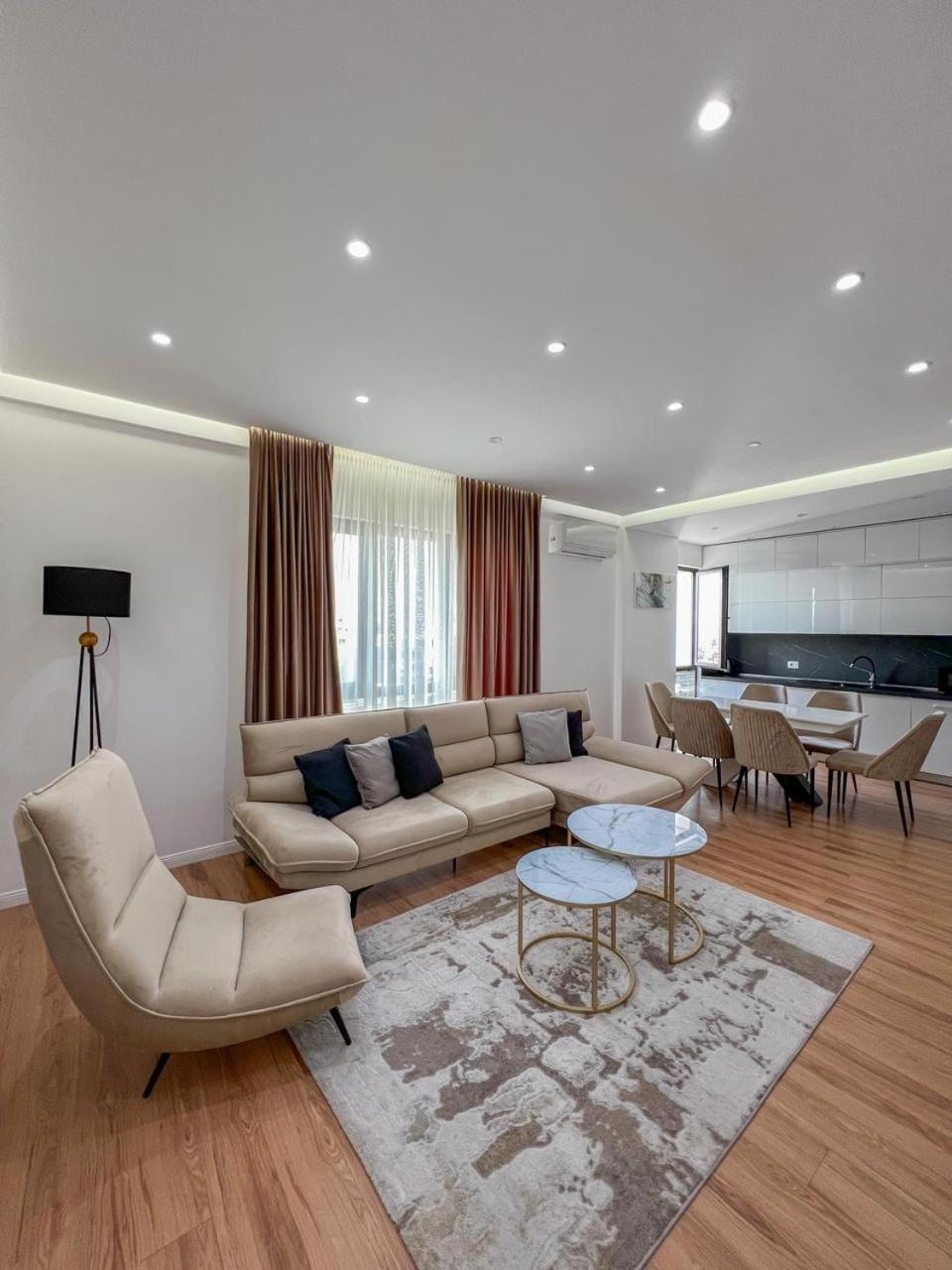 Lux Apartment At Arlis Tirana Exteriör bild