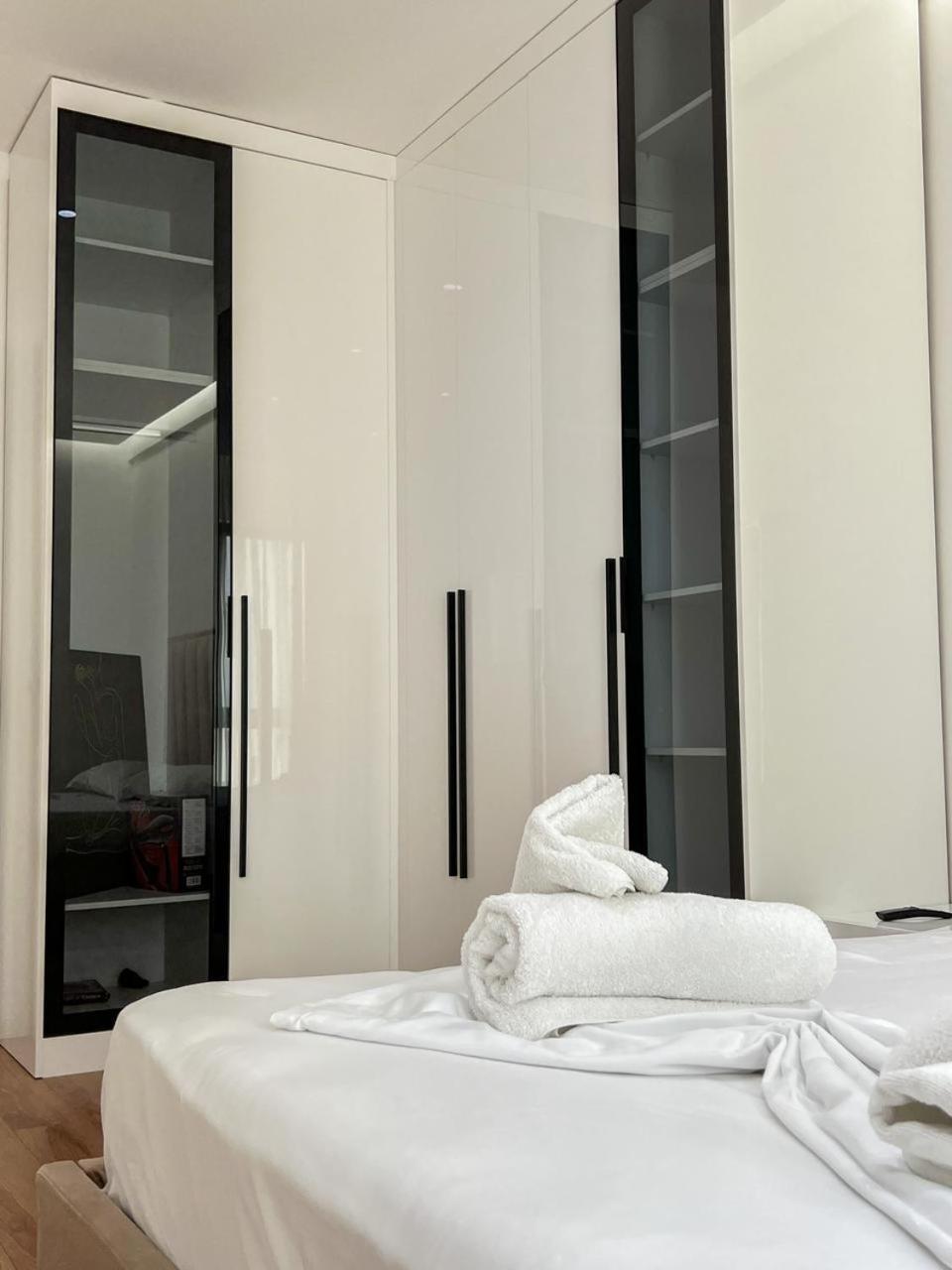 Lux Apartment At Arlis Tirana Exteriör bild