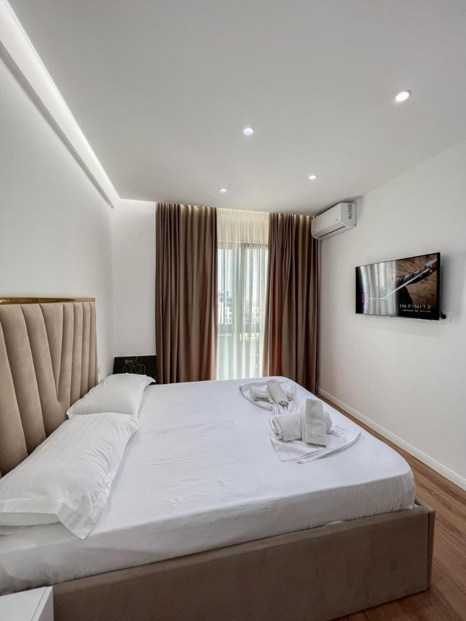 Lux Apartment At Arlis Tirana Exteriör bild